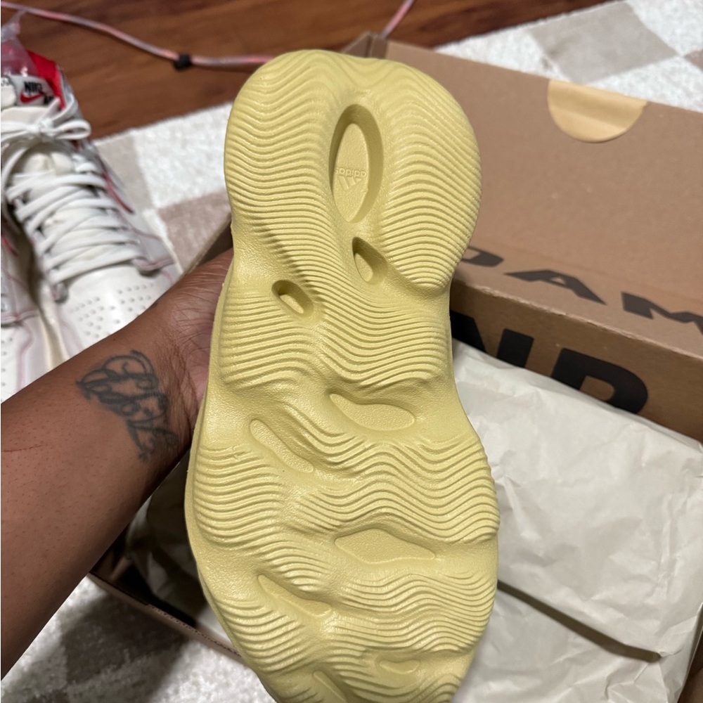 Adidas YZY Sulpher Foam RNR